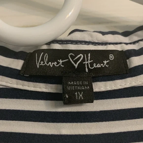 Velvet Heart Rayon Blouse - Picture 4 of 8